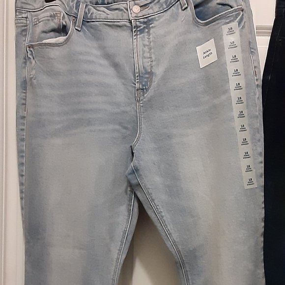 Old Navy Power Straight Jeans - Size 18 Old Navy - Picture 8 of 10